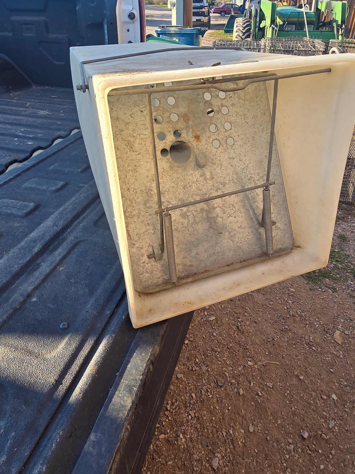 USED LARGE MINNESOTA PLASTI LIVE TRAPS