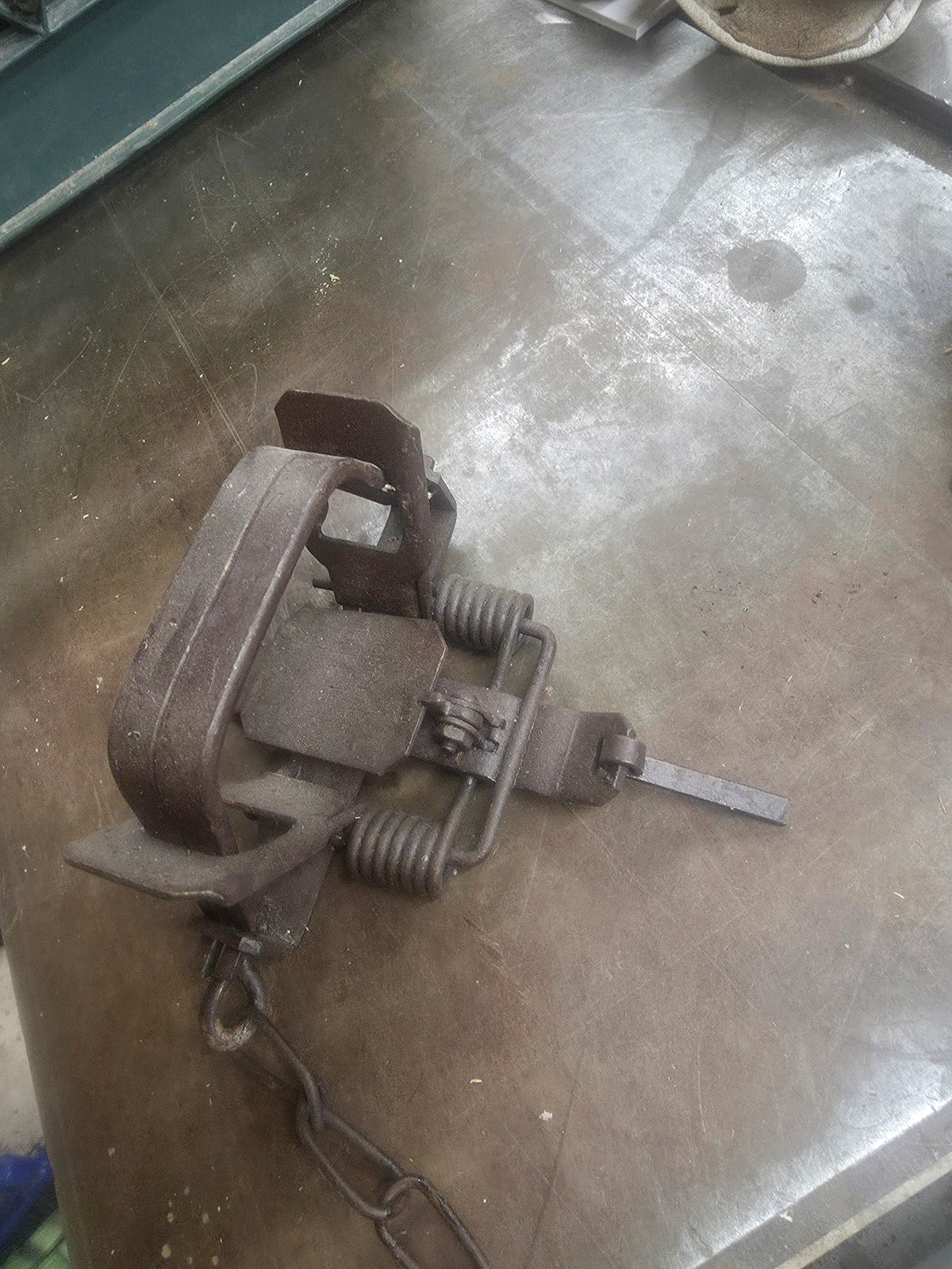 MONTGOMERY 1.5 COIL SPRING TRAPS