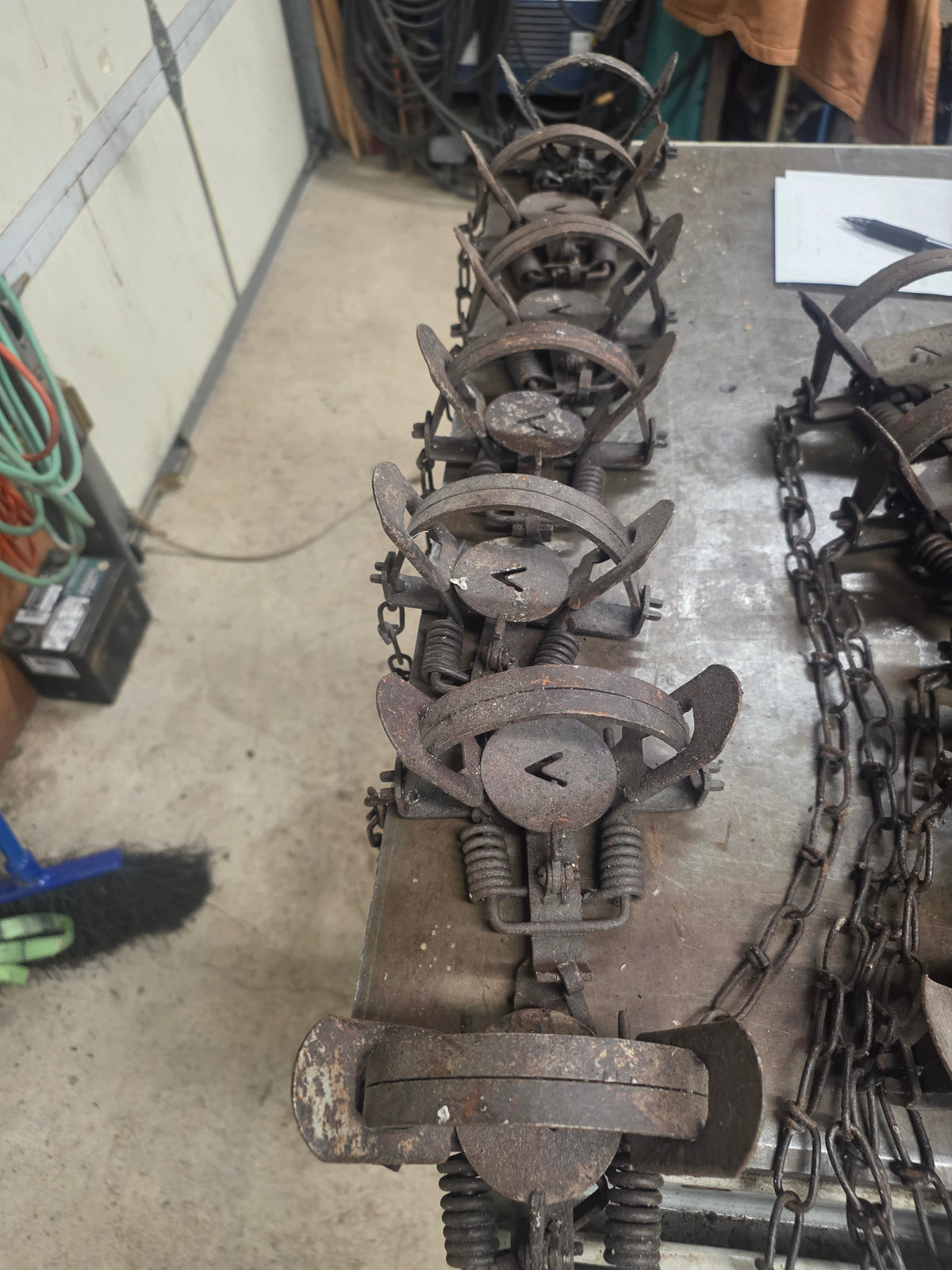 USED VICTOR 1.5 COIL SPRING TRAP