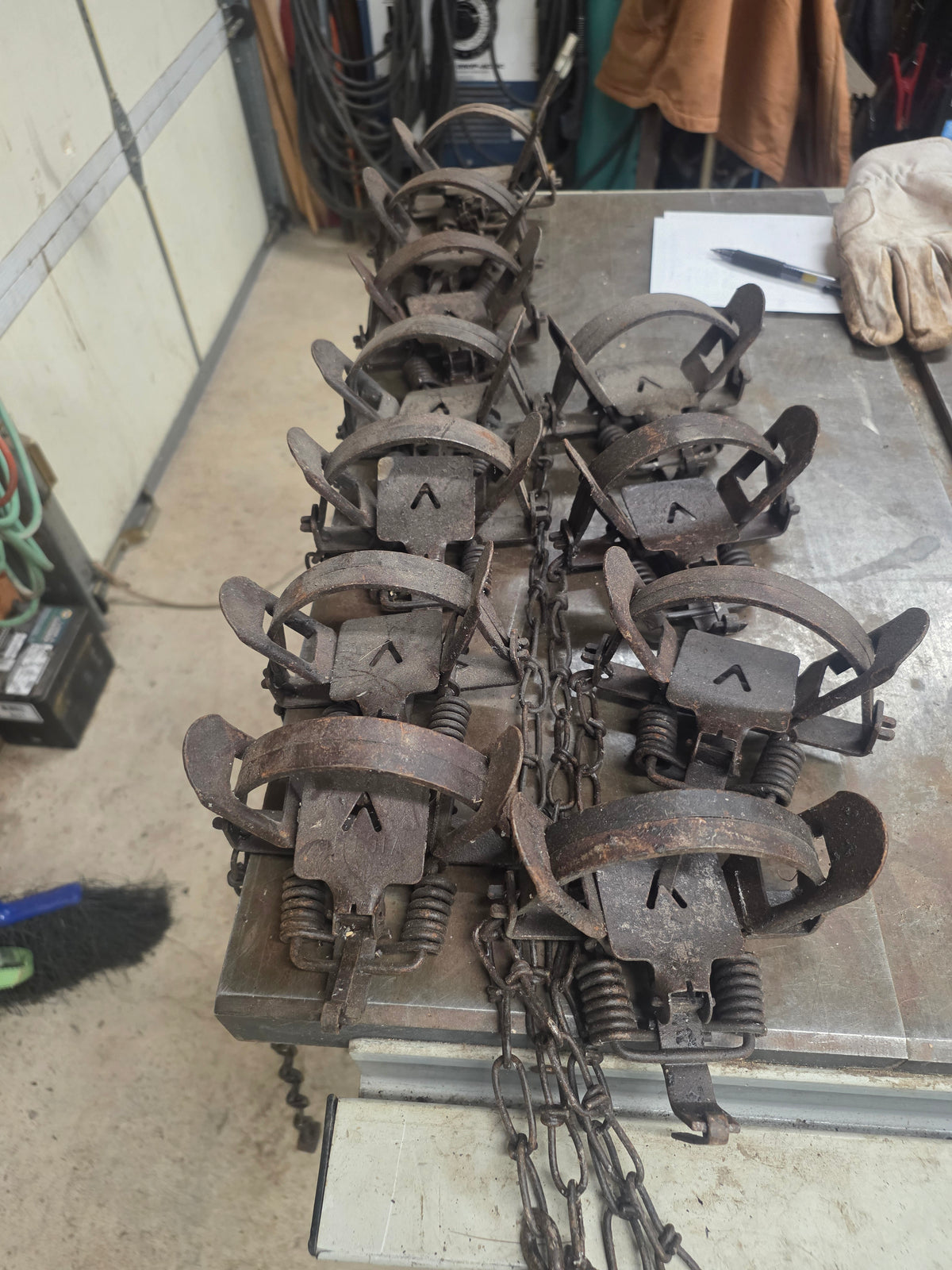 USED VICTOR 1.5 COIL SPRING TRAP SQUARE PAN